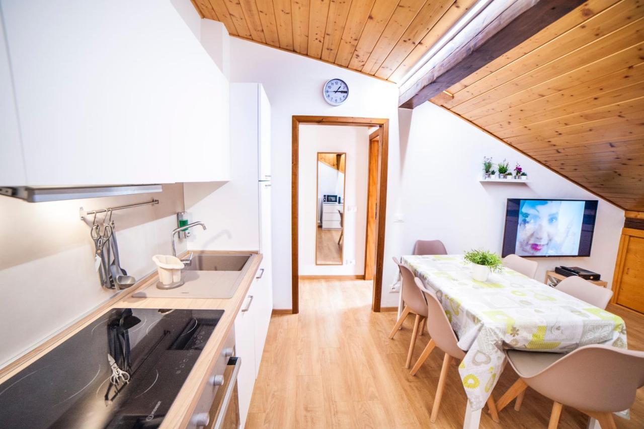 Apartamento La Mansarda Di Emma Pinzolo Exterior foto