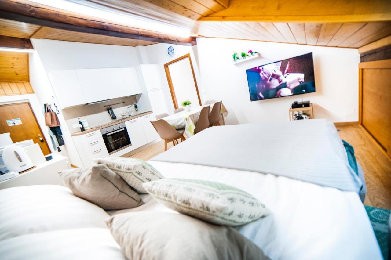 Apartamento La Mansarda Di Emma Pinzolo Exterior foto