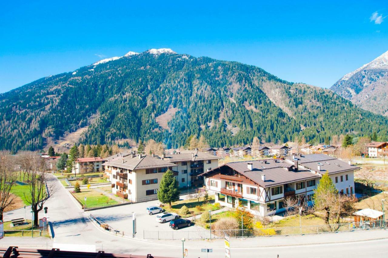 Apartamento La Mansarda Di Emma Pinzolo Exterior foto