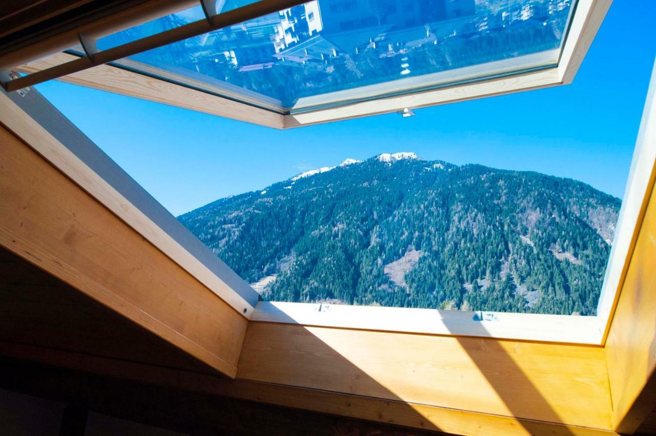 Apartamento La Mansarda Di Emma Pinzolo Exterior foto