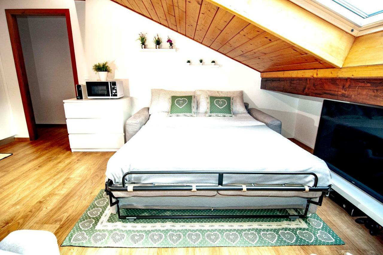 Apartamento La Mansarda Di Emma Pinzolo Exterior foto