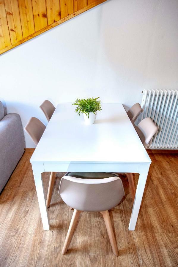 Apartamento La Mansarda Di Emma Pinzolo Exterior foto