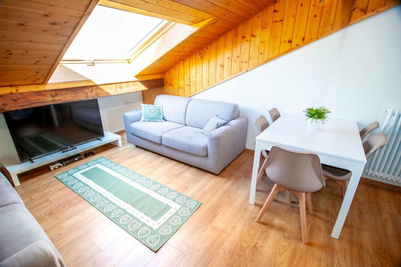 Apartamento La Mansarda Di Emma Pinzolo Exterior foto