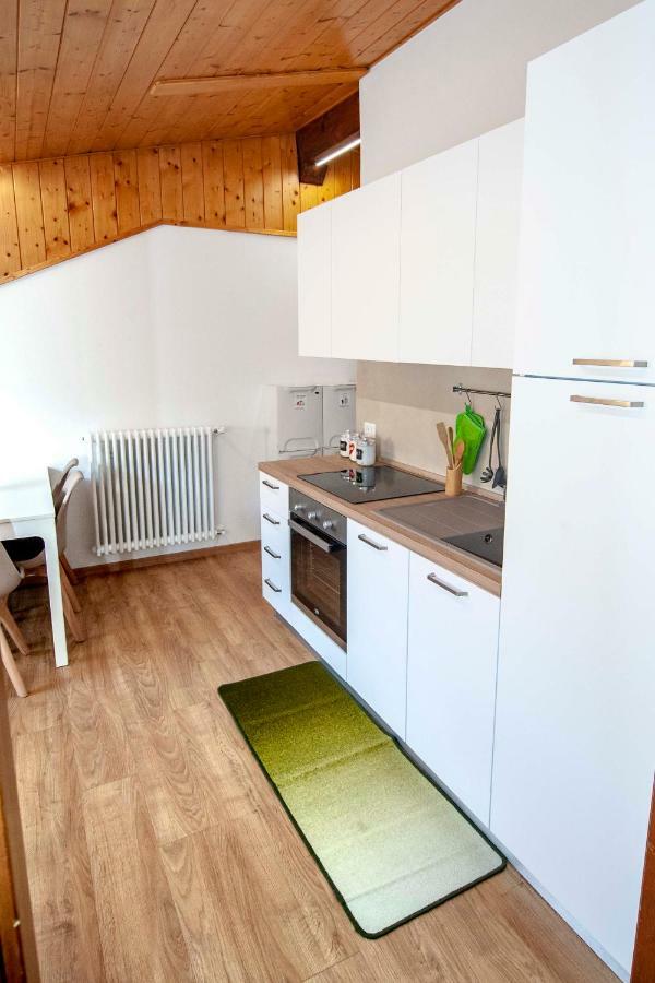 Apartamento La Mansarda Di Emma Pinzolo Exterior foto