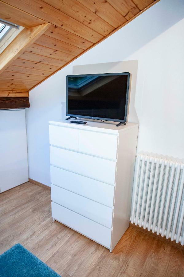 Apartamento La Mansarda Di Emma Pinzolo Exterior foto