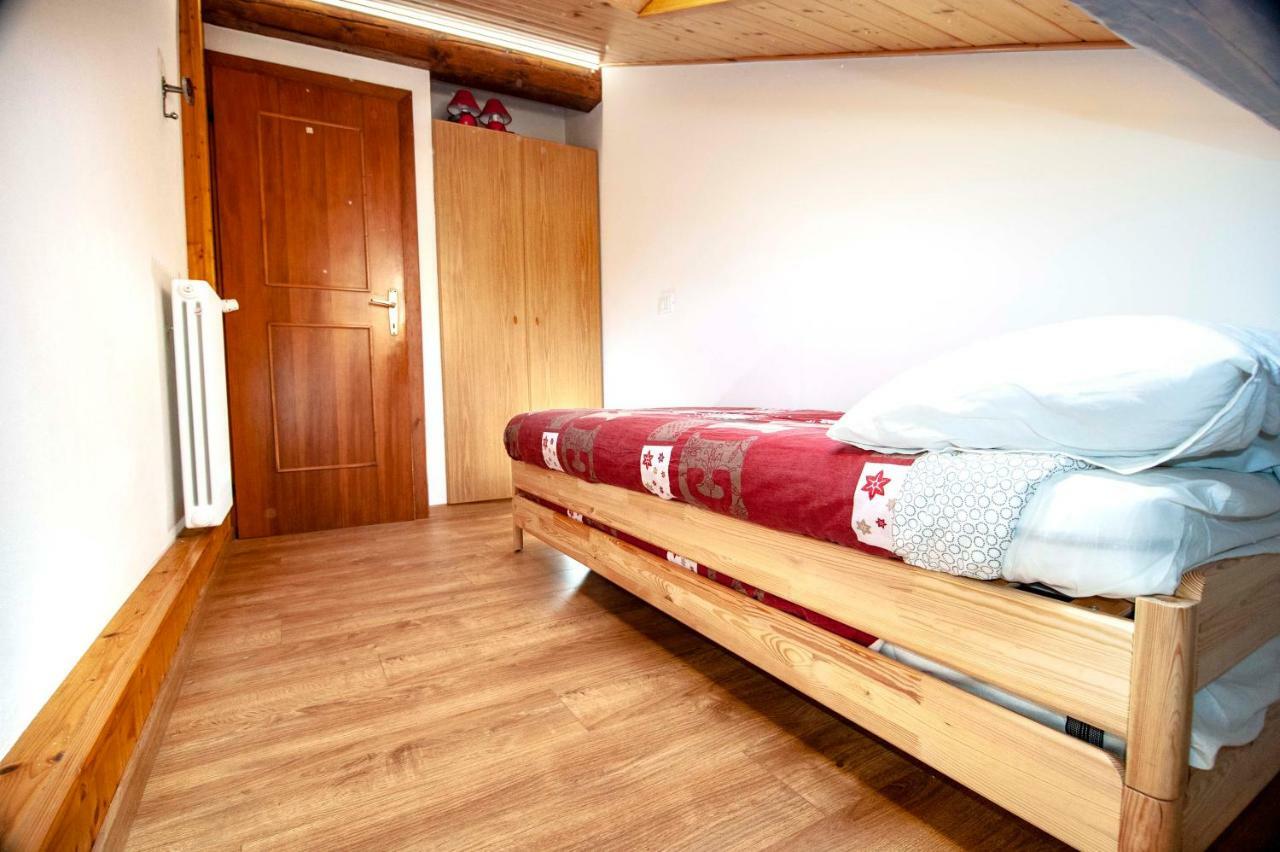 Apartamento La Mansarda Di Emma Pinzolo Exterior foto